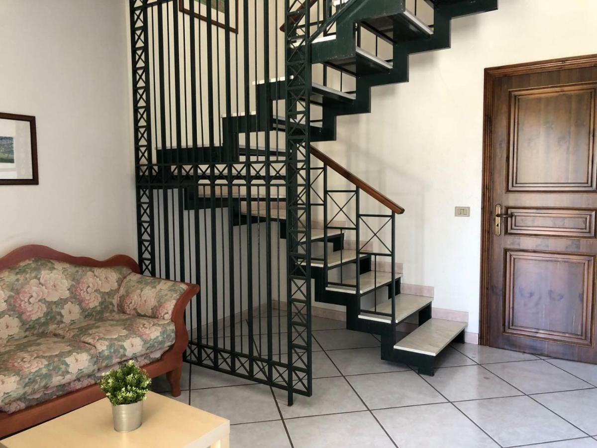 Вілла Clementine'S House Ачиреале Екстер'єр фото