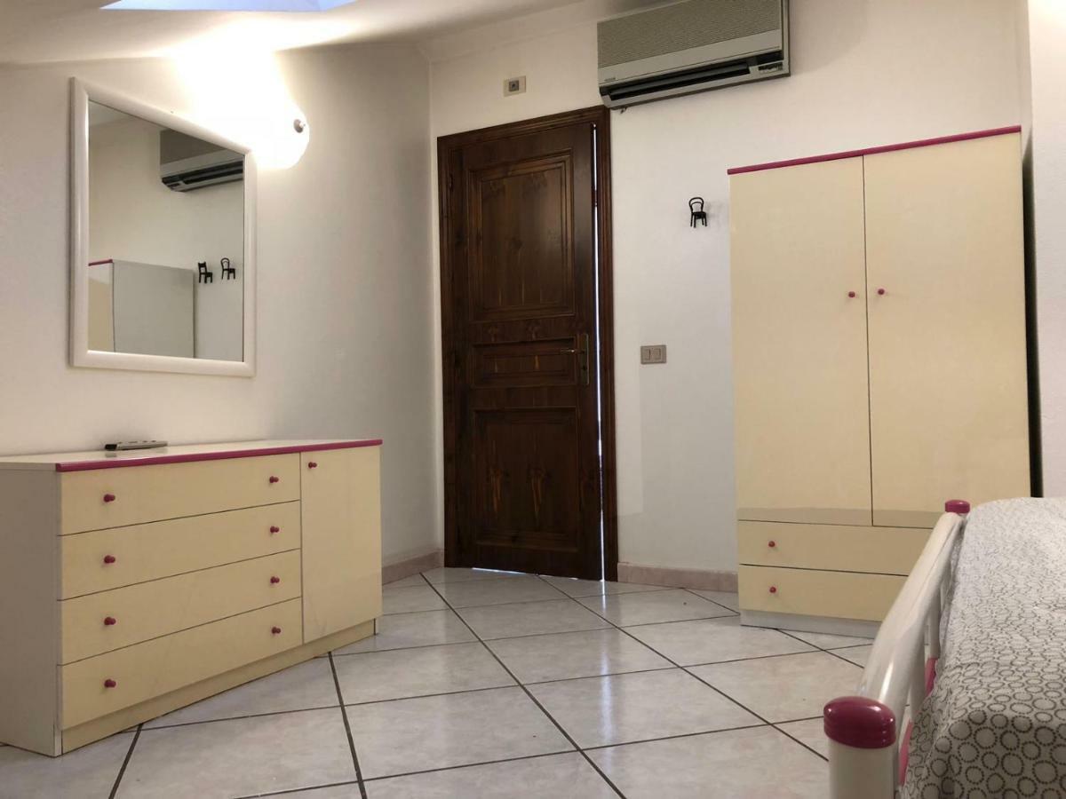 Вілла Clementine'S House Ачиреале Екстер'єр фото